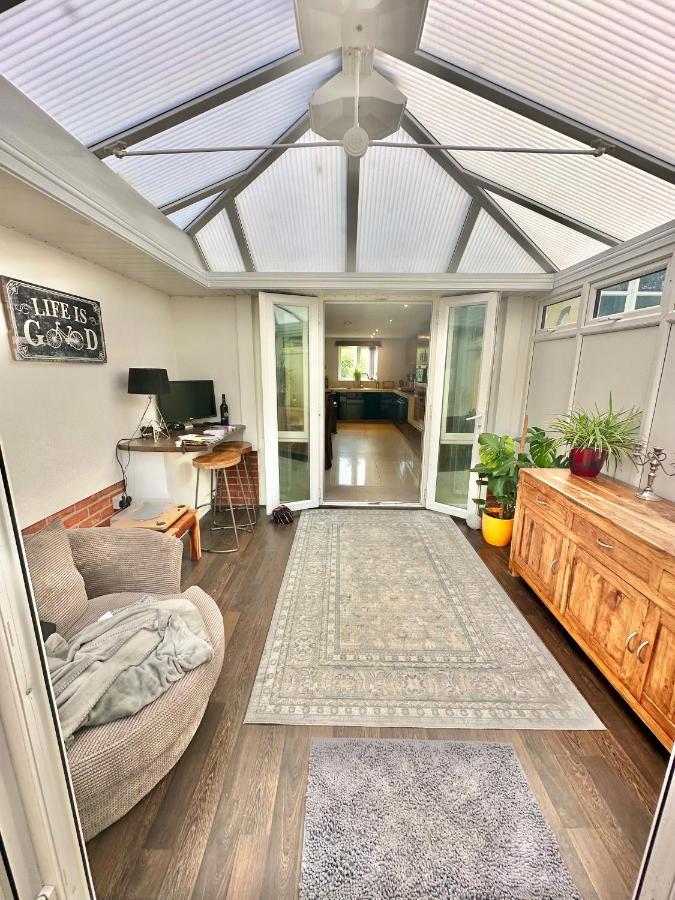 Large Family With Hot Tub - Sky Sports - Water Bed - Free Parking Ferienhaus