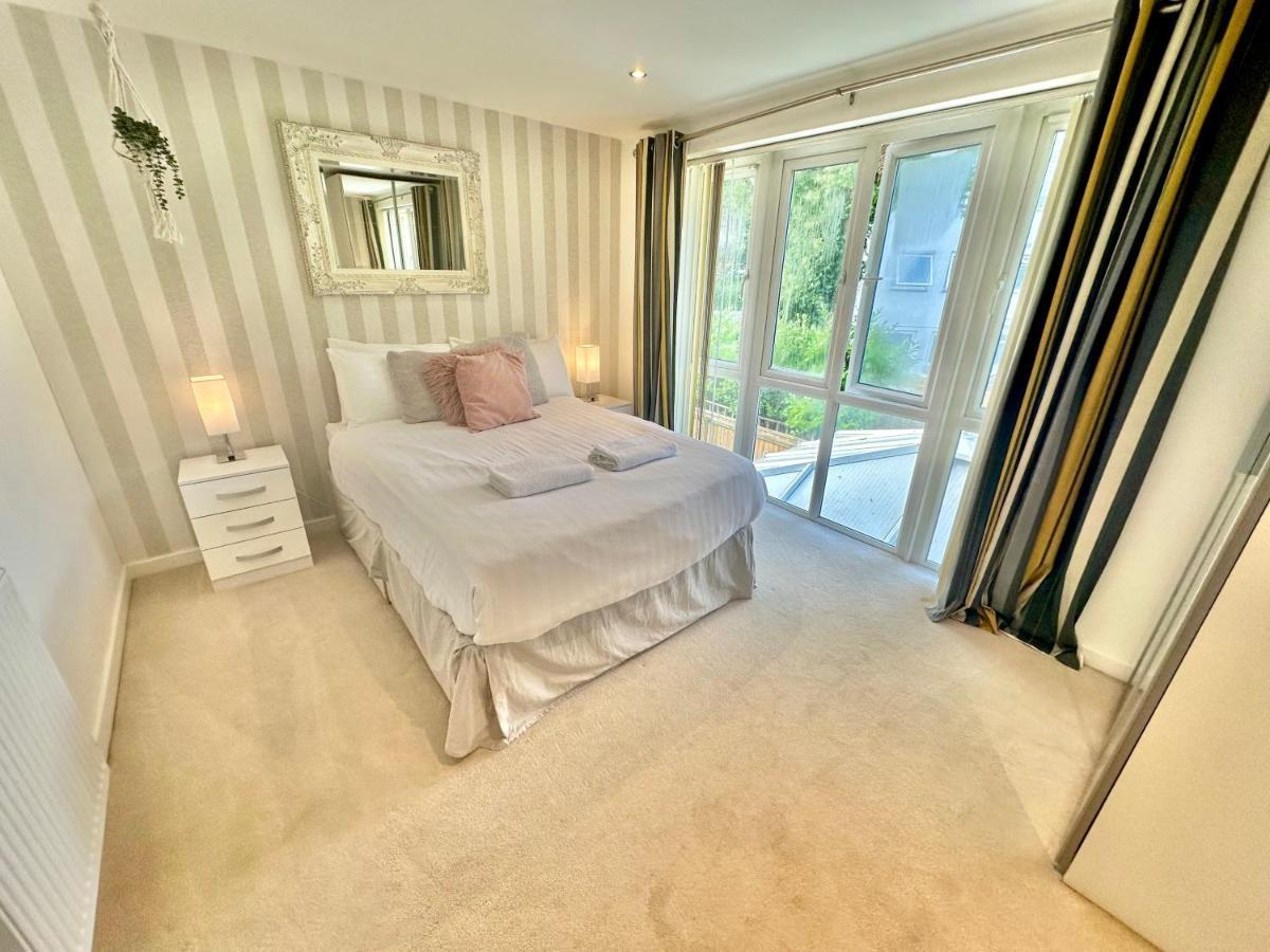 Large Family With Hot Tub - Sky Sports - Water Bed - Free Parking Ferienhaus *