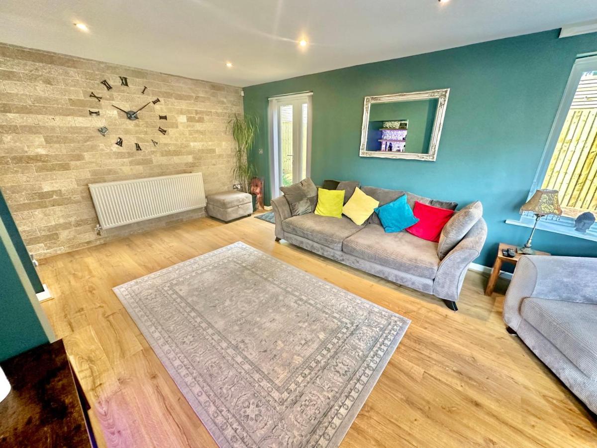 Large Family With Hot Tub - Sky Sports - Water Bed - Free Parking Ferienhaus *