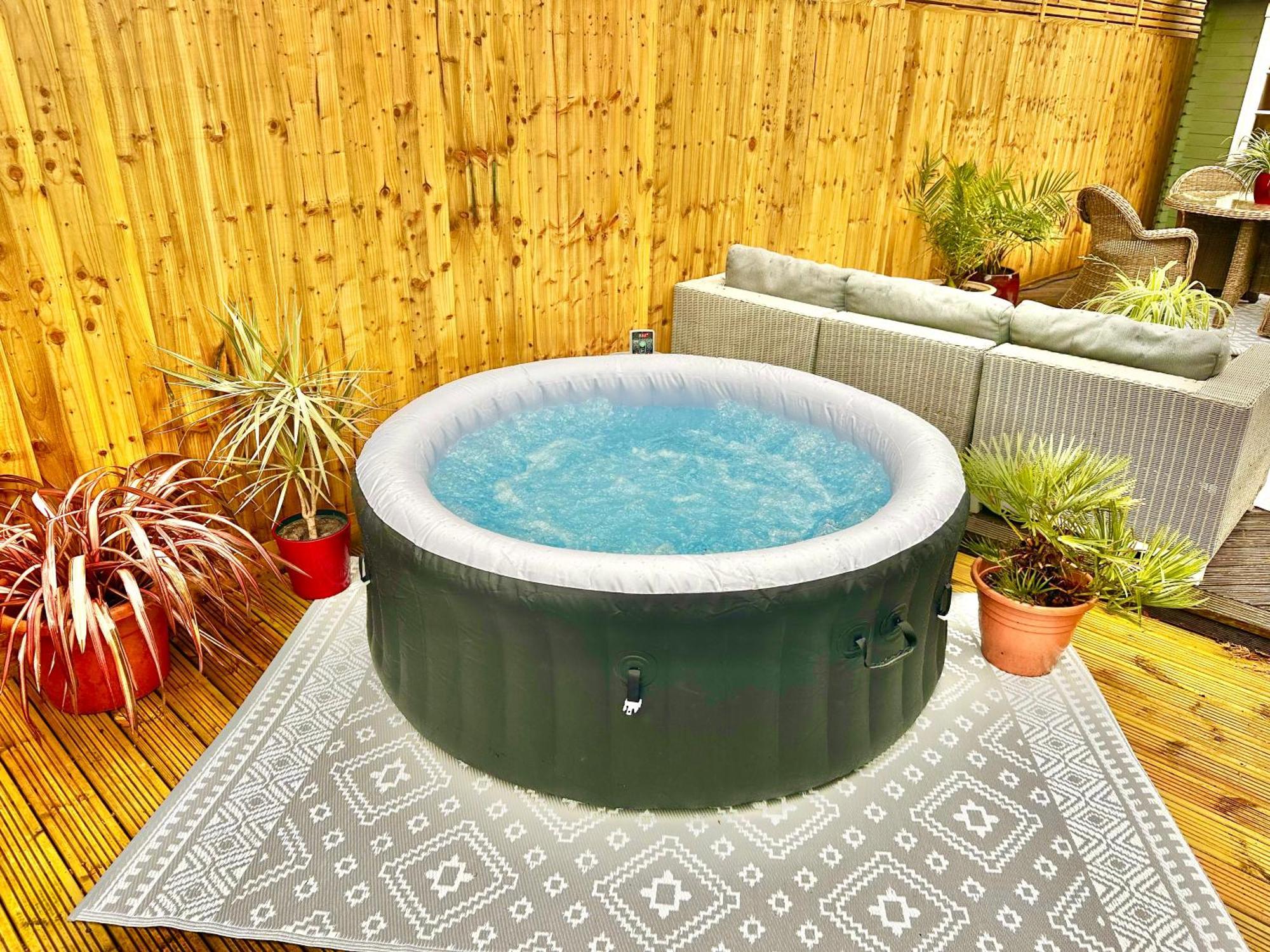 Large Family With Hot Tub - Sky Sports - Water Bed - Free Parking Ferienhaus Bournemouth