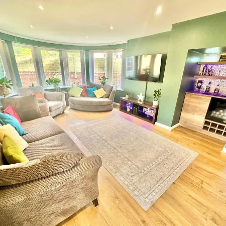 Large Family Home With Hot Tub - Sky Sports - Water Bed - Free Parking Bournemouth Exterior photo